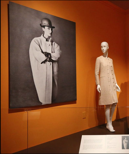 Oscar de la Renta’s Retrospective Exhibition Is Now Open